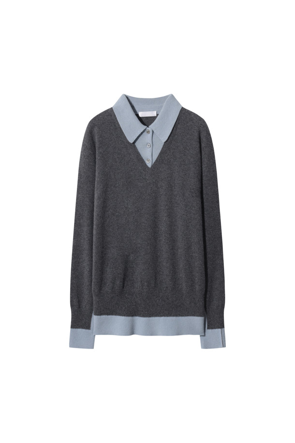 세련된 감각을 더하는 투톤 폴로 스웨터 (Grey)입니다. 몽골산 캐시미어 100% 소재로 제작되어 부드러운 촉감과 뛰어난 보온성을 자랑합니다. 차분한 그레이와 블루 컬러의 조화가 돋보이며, 클래식하고 미니멀한 스타일을 연출합니다. 폴로넥 디자인과 자개 단추 디테일이 고급스러움을 더하며, 레귤러핏으로 편안하게 착용할 수 있습니다. 오피스룩, 출근룩, 모임룩 등 다양한 TPO에 활용하여 세련된 스타일을 완성해 보세요.
