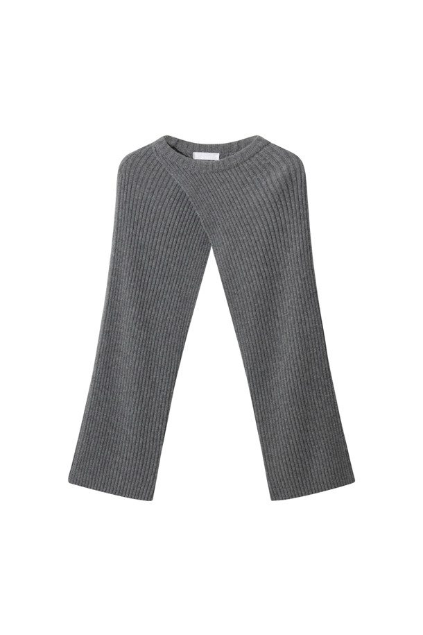 와이드 슬리브 볼레로 (그레이)는 캐시미어와 울 혼방 소재로 제작되어 부드러운 촉감과 두꺼운 두께감으로 가을, 겨울 시즌에 따뜻하게 착용하기 좋습니다. 루즈핏의 라운드넥 디자인에 와이드 슬리브, 사선 디테일, 짧은 기장이 더해져 미니멀하면서도 세련된 무드를 연출합니다. 무지 디자인으로 어떤 옷에도 쉽게 매치할 수 있으며, 탄탄한 짜임으로 레이어드하여 다양한 스타일을 연출할 수 있습니다. 데일리룩, 모임룩, 카페룩 등 TPO에 구애받지 않고 미니멀, 클래식, 캐주얼 스타일을 모두 소화할 수 있는 활용도 높은 아이템입니다.
