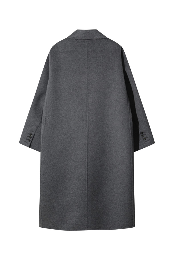 캐시미어 핸드메이드 코트 (그레이)는 가을과 겨울, 일상에서 세련된 스타일을 연출하는 여성용 코트입니다. 부드러운 촉감의 캐시미어 소재로 제작되어 고급스러운 외관과 가벼운 착용감, 뛰어난 보온성을 자랑합니다. 레귤러 핏에 싱글 버튼 여밈 방식, 무지 디자인으로 미니멀하고 베이직한 스타일을 완성합니다. 오피스룩, 출근룩, 모임룩 등 다양한 TPO에 활용 가능하며, 클래식, 미니멀, 시크한 무드를 연출합니다. 포켓과 카라 디테일이 돋보이는 핸드메이드 코트로, 당신의 겨울 스타일을 더욱 돋보이게 해 줄 것입니다.
