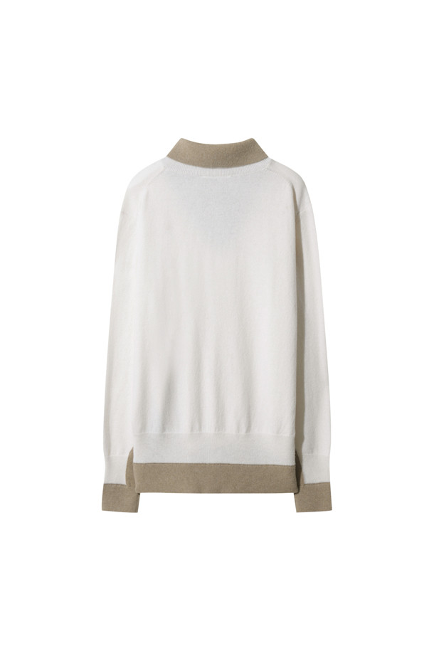 아이보리 투톤 폴로 스웨터는 출근룩과 모임룩에 모두 잘 어울리는 여성 니트입니다. 몽골산 캐시미어 100% 소재로 제작되어 부드러운 촉감과 뛰어난 보온성을 자랑하며, 가을과 겨울에 따뜻하게 착용할 수 있습니다. 베이직하면서도 클래식한 무드를 연출하는 레귤러 핏 디자인에 배색 패턴과 긴소매, 자개 단추 디테일이 더해져 고급스러움을 더했습니다. 두꺼운 두께감으로 포근함을 선사하며, 미니멀하고 세련된 스타일을 완성합니다.
