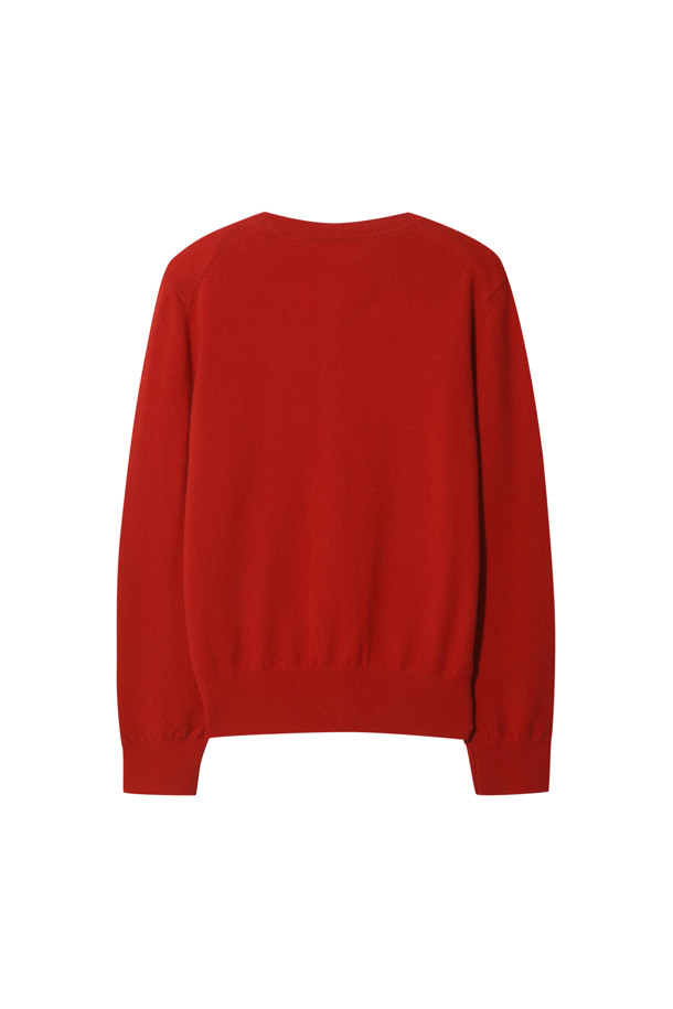 [Re-order] 클래식 버튼 가디건 (레드)는 몽골산 캐시미어 100% 소재로 제작되어 부드러운 촉감을 자랑하며, 가을과 겨울에 따뜻하게 착용할 수 있습니다. 라운드넥 디자인에 레귤러핏으로 제작되어 베이직하고 클래식한 스타일을 연출하며, 버튼 여밈 방식으로 간편하게 착용 가능합니다. 얇은 두께감으로 휴대성이 뛰어나며, 다양한 이너와 레이어드하여 오피스룩, 출근룩, 모임룩 등 TPO에 맞춰 활용할 수 있습니다. 라운드 스웨터와 셋업으로도 연출하여 미니멀한 스타일을 완성할 수 있습니다.
