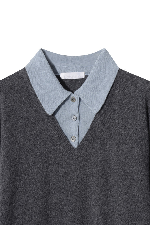 세련된 감각을 더하는 투톤 폴로 스웨터 (Grey)입니다. 몽골산 캐시미어 100% 소재로 제작되어 부드러운 촉감과 뛰어난 보온성을 자랑합니다. 차분한 그레이와 블루 컬러의 조화가 돋보이며, 클래식하고 미니멀한 스타일을 연출합니다. 폴로넥 디자인과 자개 단추 디테일이 고급스러움을 더하며, 레귤러핏으로 편안하게 착용할 수 있습니다. 오피스룩, 출근룩, 모임룩 등 다양한 TPO에 활용하여 세련된 스타일을 완성해 보세요.

