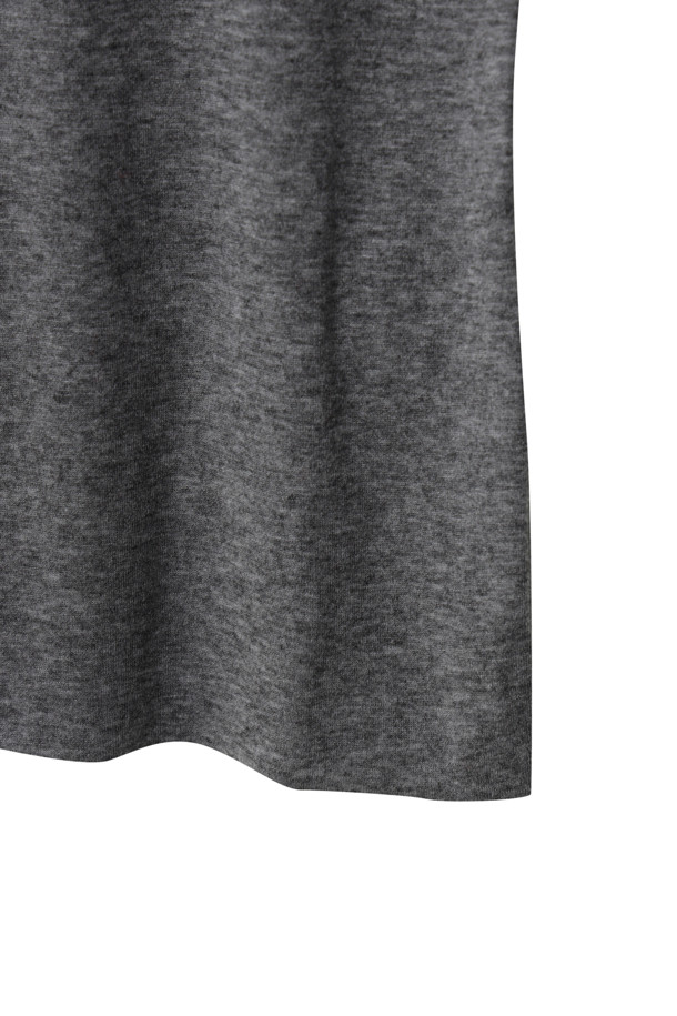 [Re-order] 베이스 레이어 라운드 (그레이)는 부드러운 촉감의 슬림핏 긴소매 베이스 레이어입니다. 라이오셀, 울, 폴리우레탄 혼방 소재로 제작되어 봄, 가을, 겨울 시즌에 보온성을 제공합니다. 라운드넥 디자인의 무지 스타일로, 일상복뿐만 아니라 출근룩, 여행룩 등 다양한 TPO에 활용 가능합니다. 미니멀, 클래식, 캐주얼 스타일을 즐기는 분들께 적합하며, 레이어드하여 더욱 폭넓게 활용할 수 있습니다.
