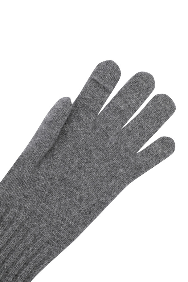 캐시미어 베이직 장갑 (그레이)는 몽골산 캐시미어 100% 소재로 제작되어 부드러운 촉감과 뛰어난 보온성을 자랑합니다. 얇은 두께감으로 답답함 없이 착용 가능하며, 손목 위 길이감과 손목 립조직으로 안정적인 핏을 선사합니다. 베이직한 디자인과 무지 패턴으로 클래식, 미니멀, 캐주얼 등 다양한 스타일과 매치하기 좋습니다. 검지 핑거홀이 있어 스마트폰 터치도 편리하며, 출근룩에 고급스러움을 더해줍니다.
