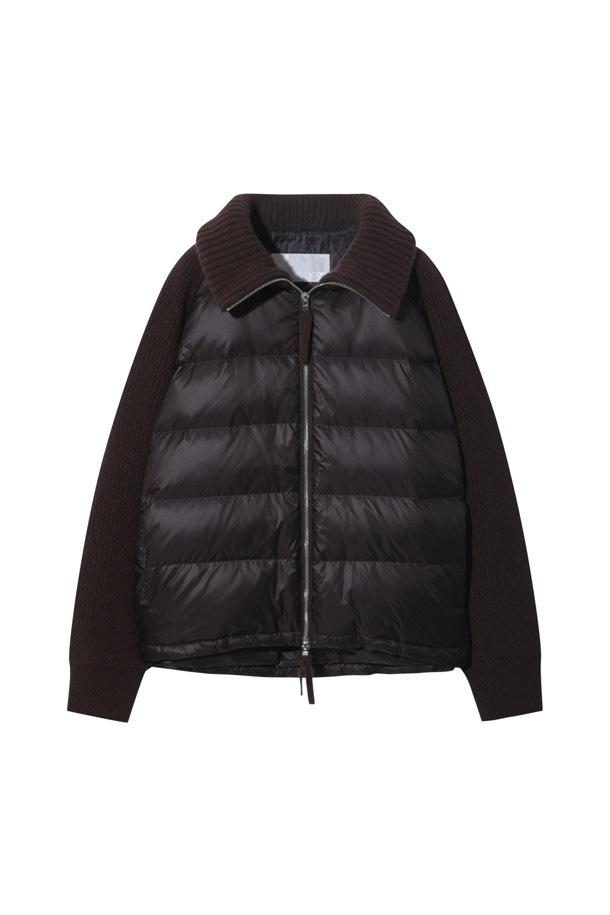 캐시미어 점퍼 (브라운)는 여성 고객을 위한 아우터 점퍼입니다. 가을과 겨울, 일상과 출근, 모임 자리에서 고급스러우면서도 클래식한 스타일을 연출할 수 있습니다. 부드러운 촉감의 캐시미어와 나일론 혼방 소재로 제작되었으며, 두꺼운 두께감으로 보온성을 높였습니다. 프랑스산 안감과 후드 및 밑단 스토퍼, 구스다운 충전재(솜털 80%, 깃털 20%)는 뛰어난 기능성을 제공합니다. 긴 소매, 레귤러핏에 집업 방식으로 편안하게 착용할 수 있습니다.
