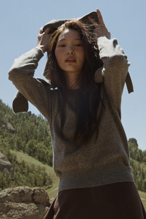 Classic Round Sweater (Grey)