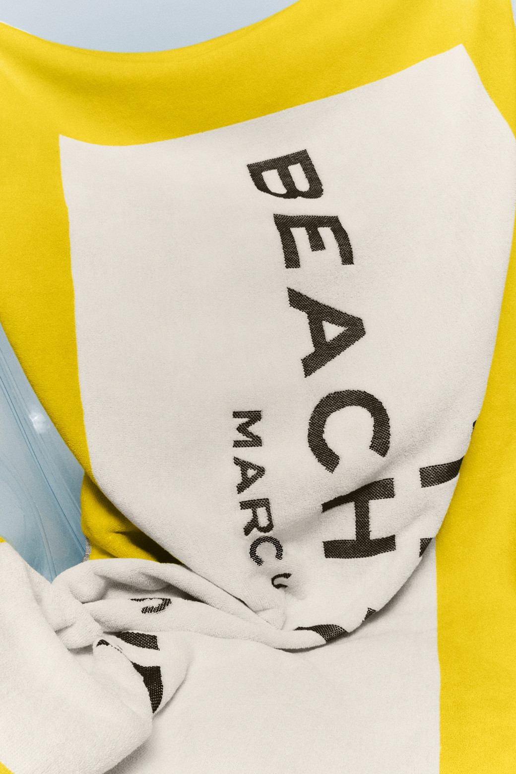 【MARC JACOBS】THE BEACH TOWEL ビーチ タオル Marc Jacobs The Beach Towel | Pink | FARFETCH CA