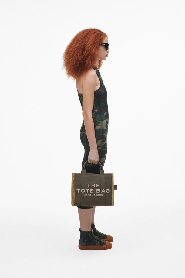 MARC JACOBS - 토트백 - Jacquard The Medium Tote_Bronze Green (M0017027-365)