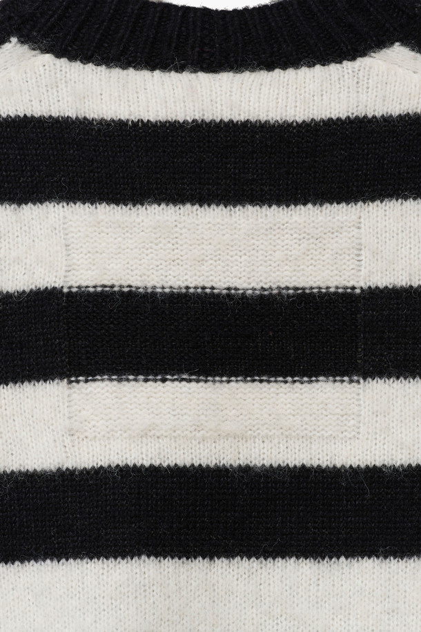 MARC JACOBS - 니트/가디건 - Striped Brushed Logo Sweater_Black/White (2F4RTP061K07-005)