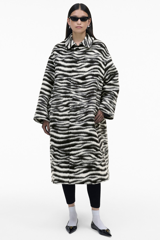 MARC JACOBS - 코트 - Zebra Brushed Coat_Black/White (2F4RCT043W08-005)