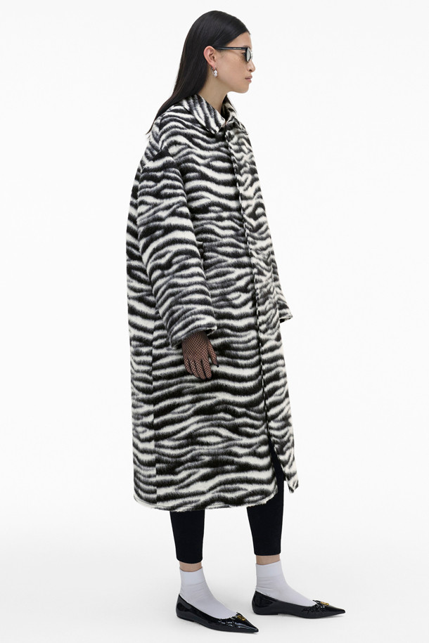 MARC JACOBS - 코트 - Zebra Brushed Coat_Black/White (2F4RCT043W08-005)