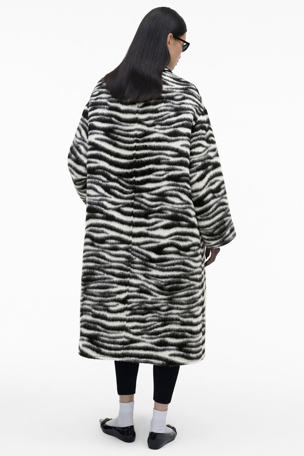 MARC JACOBS - 코트 - Zebra Brushed Coat_Black/White (2F4RCT043W08-005)