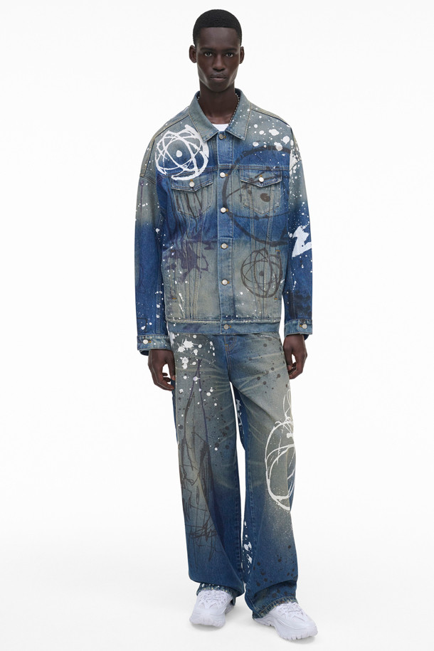 MARC JACOBS - 자켓/점퍼 - Futura Paint Denim Big Trucker_Indigo multi (2F4RJC005D08-404)