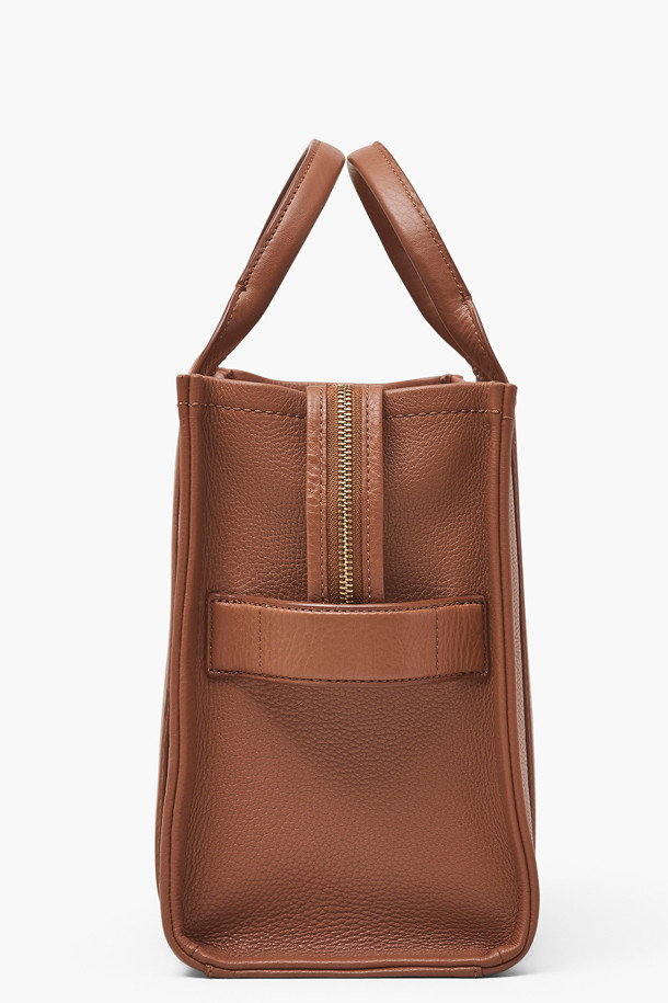 MARC JACOBS - 토트백 - Leather The Medium Tote_ARGAN OIL (H004L01PF21-212)