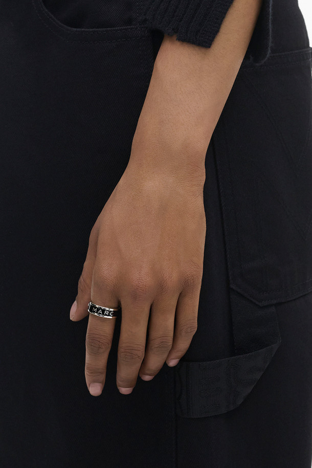 MARC JACOBS - 반지 - Button Enamel Marc Jacobs Enamel Ring_SILVER/BLACK (2R4JRN001J41-047)