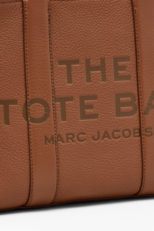 MARC JACOBS - 토트백 - Leather The Medium Tote_ARGAN OIL (H004L01PF21-212)