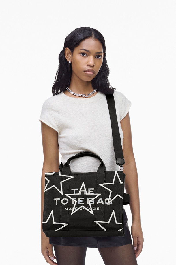 MARC JACOBS - 토트백 - Star Canvas Tote Bag The Medium Tote_BLACK (2R4HTT018H03-001)