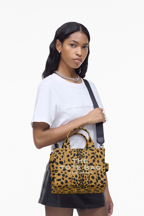 MARC JACOBS - 토트백 - Cheetah Canvas Tote Bag The Small Tote_BLACK MULTI (2R4HTT028H03-002)