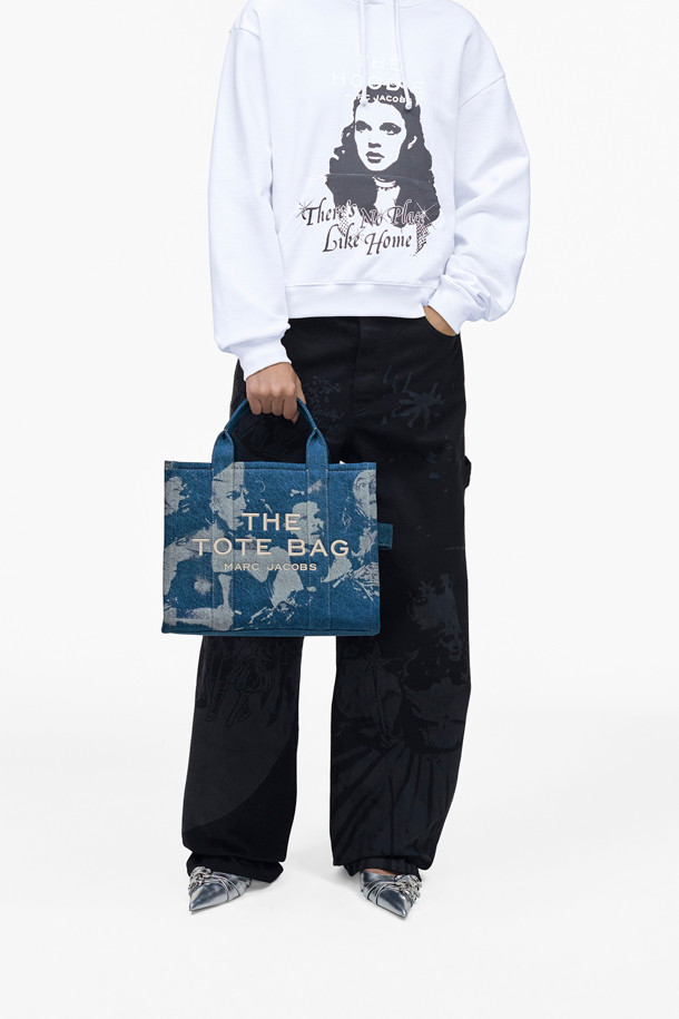 MARC JACOBS - 토트백 - Wizard Of Oz Denim The Medium Tote_DARK WASH (2R4HTT031H03-473)