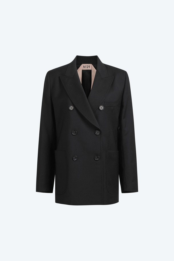 세련된 여성의 겨울 스타일을 완성하는 더블 버튼 재킷입니다. 블랙과 그레이 두 가지 컬러로 출시되어, 어떤 룩에도 시크하게 매치할 수 있습니다. 클래식하고 미니멀한 디자인에 레귤러 핏으로, 오피스룩, 출근룩, 겨울 데일리룩 등 다양한 TPO에 활용하기 좋습니다. 버진울 100% 소재로 제작되어 보온성이 뛰어나며, 두꺼운 두께감으로 겨울 추위에도 끄떡없습니다. 긴 소매와 더블 버튼 여밈, 무지 디자인이 특징인 자켓으로, 당신의 겨울 스타일을 더욱 돋보이게 해줄 것입니다.
