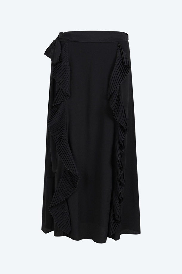 실크 프릴 스커트는 여성 의류로, 엘레강스한 스타일을 연출해 줍니다. 버건디와 블랙 두 가지 색상으로 출시되었으며, 실크 혼방 소재로 제작되어 부드러운 촉감을 선사합니다. A라인 핏과 프릴 디테일이 특징이며, 데이트룩, 모임룩, 소개팅룩과 같은 TPO에 적합합니다. 클래식, 미니멀, 로맨틱 스타일을 즐겨 입는 분들에게 추천합니다.
