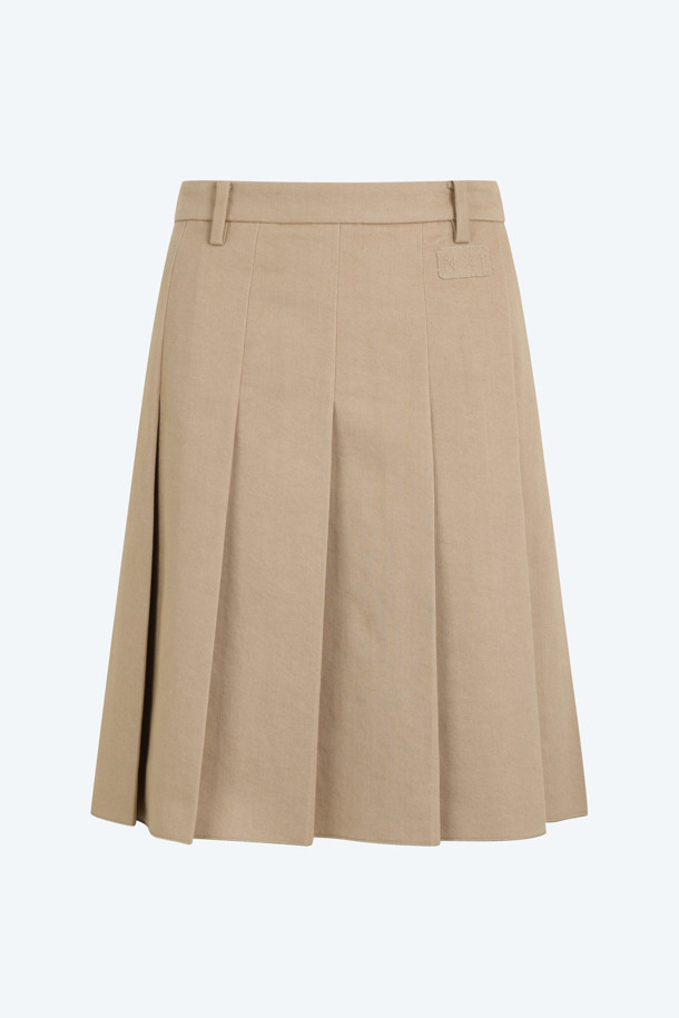 베이직한 무드의 코튼 플리츠 스커트입니다. 봄, 여름, 가을, 세 계절 모두 활용 가능한 적당한 두께감의 면 소재로 제작되어 편안한 착용감을 선사합니다. 클래식하고 미니멀한 스타일을 연출하기 좋으며, 플리츠 디테일이 여성스러운 분위기를 더합니다. 데이트룩이나 카페룩에 매치하여 세련된 스타일을 완성해 보세요. 무지 디자인으로 다양한 상의와 쉽게 코디할 수 있습니다.
