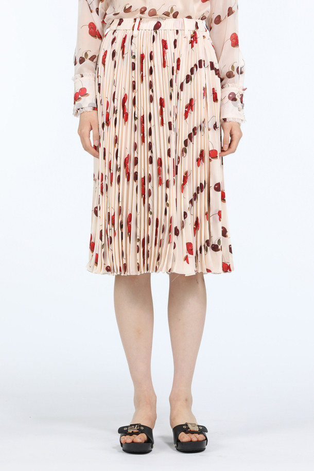 아코디언 플리츠 패턴 스커트는 여성용 플리츠 스커트입니다. 아이보리, 레드 두 가지 색상으로 출시되었으며, 봄, 여름 데일리룩에 잘 어울립니다. A라인 핏과 아코디언 플리츠 디자인이 사랑스러운 분위기를 연출하며, 체리 프린트 패턴으로 포인트를 더했습니다. 얇은 두께감으로 시원하게 착용 가능하며, 데이트룩, 봄 소풍룩, 카페룩 등 다양한 TPO에 활용할 수 있습니다. 미니멀하면서도 걸리시한 스타일을 선호하는 분들께 추천합니다.
