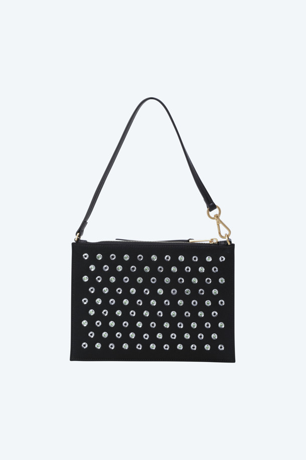 세련된 블랙 컬러의 Pochette 백입니다. 가죽 소재의 스몰 사이즈 토트 스타일 백으로, 핫픽스 장식이 돋보입니다. 데이트룩, 모임룩, 쇼핑룩 등 다양한 TPO에 활용 가능하며, 클래식, 미니멀, 시크 스타일을 연출하기 좋습니다. N21 Pre Collection 제품으로, 당신의 스타일을 더욱 돋보이게 해 줄 것입니다.
