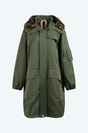 레오파드 카키 파카