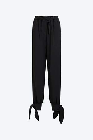 블랙 테이퍼드 팬츠