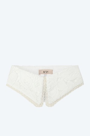 크림 레이스 칼라