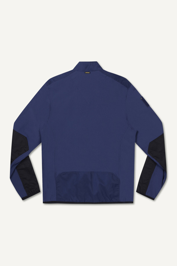 [J3] 쿨링 썬프로텍트 액티브 재킷 2.0은 (네이비) 색상으로, 여름철 워크웨어 및 일상복으로 활용하기 좋은 남녀 공용 자켓입니다. 슬림핏과 테크핏으로 디자인되었으며, 얇고 부드러운 나일론, 폴리우레탄, 폴리에스테르 혼방 소재로 제작되어 시원한 착용감을 선사합니다. 냉감, 흡습, 속건, 통기성, 신축성 기능을 갖춰 활동성을 높였으며, YKK 지퍼, 8개의 포켓, 벨크로 시스템, 행거루프, 겨드랑이 액션 분량, 소매/밑단 접밴드 디테일로 실용성을 더했습니다. 출근룩, 여행룩, 워크샵룩 등 다양한 TPO에 캐주얼, 미니멀, 스포티 스타일로 연출하기 좋습니다.
