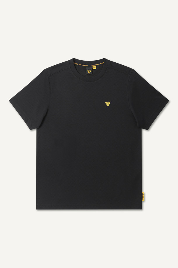 **PP 반팔 베이스레이어**

뛰어난 흡습속건 기능과 보온성, 경량성을 갖춘 PP 반팔 베이스레이어입니다. 스포츠 활동과 운동 시 최적의 컨디션을 유지하도록 돕습니다. 얇은 두께감으로 활동성을 높였으며, 스포티한 스타일을 연출합니다. 라운드넥 디자인에 테크핏 핏으로 제작되어 편안한 착용감을 제공합니다. 블랙 컬러에 볼디스트 삼각 심볼 라벨과 볼디스트 로고 라벨로 포인트를 더했습니다.
