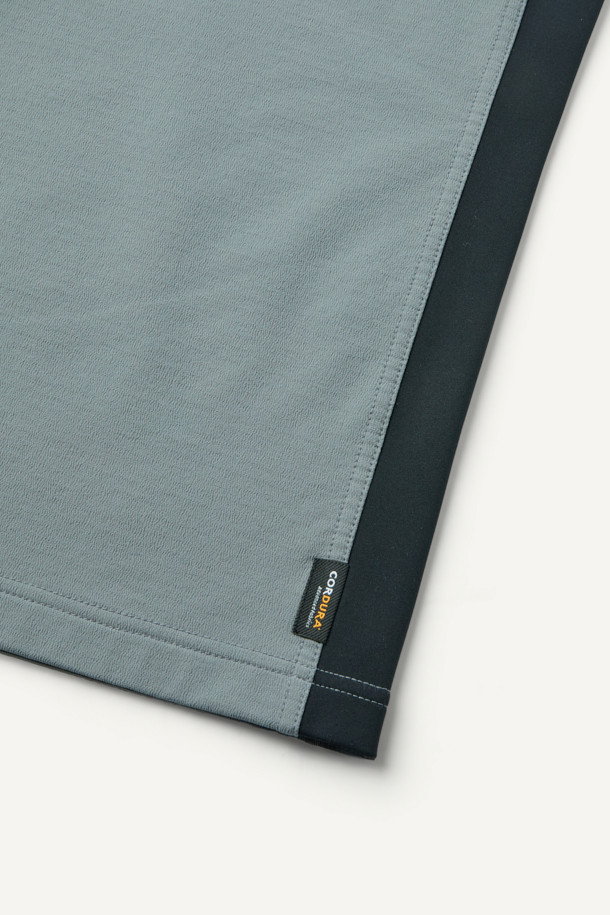 겨울철 추위에도 끄떡없는 윈터 반집업 긴팔 티셔츠(코듀라)입니다. 보온성을 극대화하는 플리스 안감과 두꺼운 두께감, 코듀라, 스판덱스, 플리스의 혼방으로 뛰어난 내구성과 신축성을 자랑합니다. 부드러운 촉감과 스탠다드 핏으로 편안한 착용감을 선사하며, YKK 지퍼, 지퍼 하단 쉘터 보강, 왼쪽 소매 펜꽂이 포켓, 양쪽 사이드 스트레치 배색 등의 디테일로 기능성을 더했습니다. 일상, 워킹, 출근룩, 혹은 워크샵룩 등 다양한 TPO에 어울리는 스포티하고 베이직한 스타일의 티셔츠입니다.
