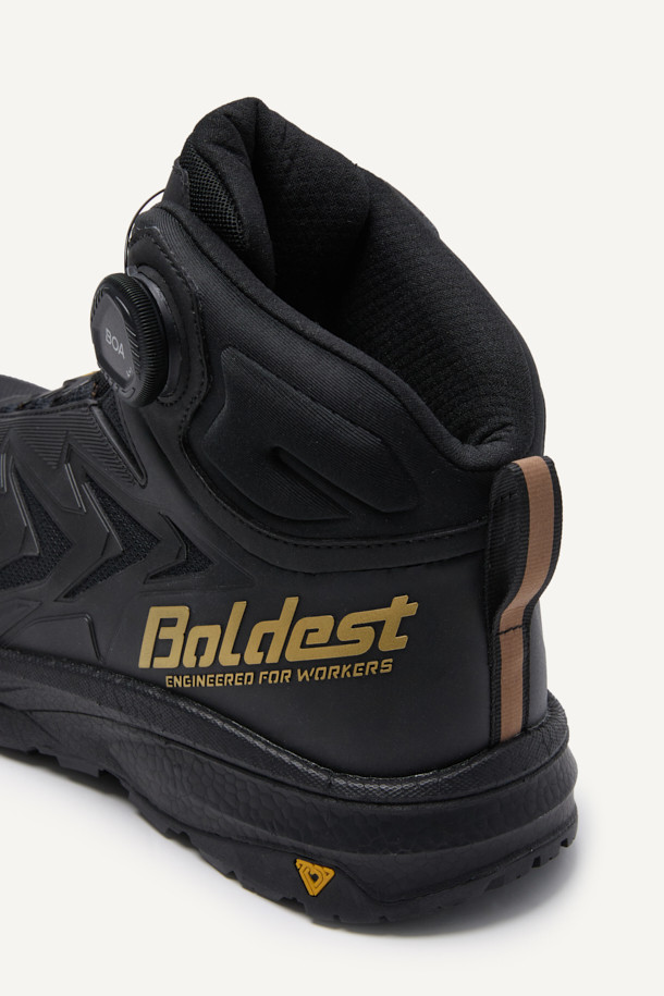 VAPOR SHIELD 541 (베이퍼 쉴드 541)은 남성용 워크부츠입니다. 블랙 컬러의 무지 디자인으로, 출근룩과 캠핑룩, 워크웨어, 미니멀, 캐주얼 스타일에 적합합니다. 아라미드 토캡, 메쉬, PU, E-TPU, 러버 소재를 사용하여 제작되었으며, BOA Fit System (보아 핏 시스템)을 적용하여 편리한 착용감을 제공합니다. E-TPU 미드솔, 논슬립 러버 아웃솔, 2.4mm 내답판, 탄성 EVA 허니콤 인솔을 통해 통기성, 내구성, 쿠션성, 반발 탄성, 미끄럼 방지 기능을 갖추었습니다. 사계절 모두 착용 가능하며, 작업 및 워킹에 적합한 기능을 제공합니다.
