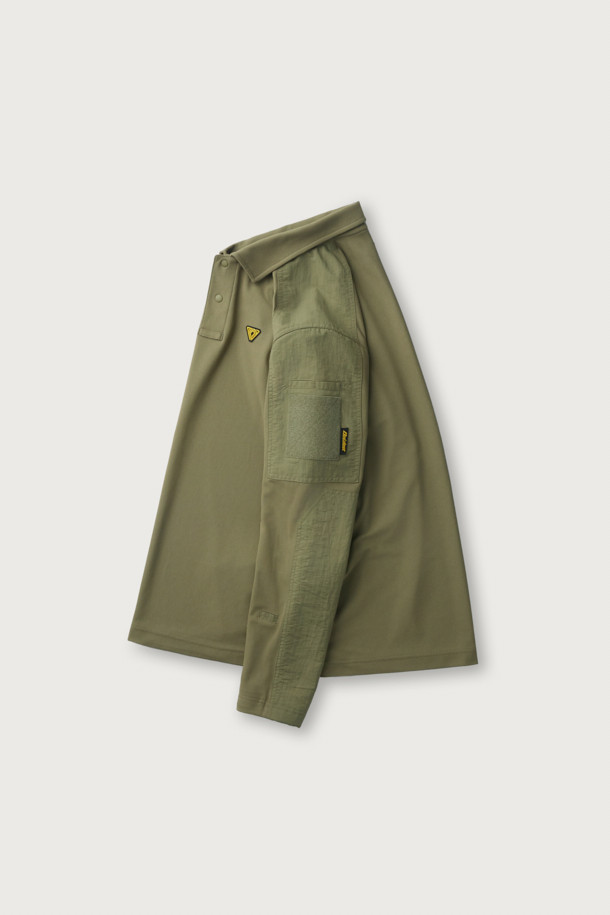 본 상품은 밀리터리, 스포티 스타일의 택티컬 폴로 긴팔 티셔츠입니다. 카키, 올리브 두 가지 색상으로 출시되었으며, 흡습, 속건, 항균, 통기성, 스트레치 기능으로 여름철에도 쾌적하게 착용 가능합니다. YKK 스냅 버튼, 펜 홀더, 벨크로 플랩 포켓, 사이드 밑단 트임, 벨크로 시스템, 내마모성 강화 등의 디테일이 돋보입니다. 출근룩, 워크샵룩, 여행룩 등 다양한 TPO에 활용 가능하며, 캐주얼, 스포티, 워크웨어 스타일을 연출할 수 있습니다. 스탠다드핏의 폴로넥 디자인으로 편안함과 활동성을 동시에 제공합니다.
