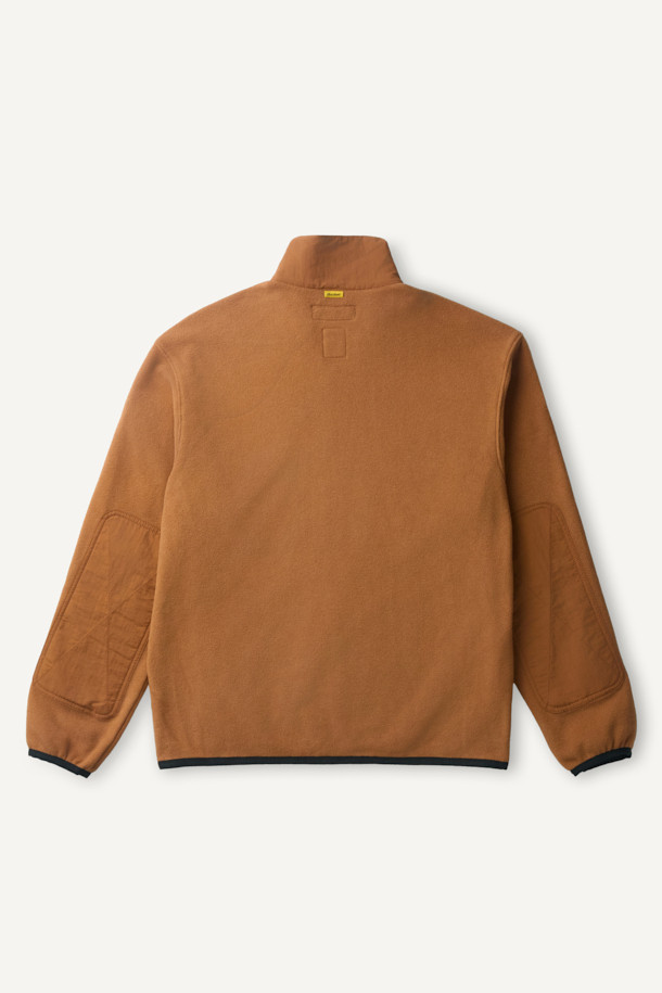 폴라텍 플리스 아노락 재킷은 아웃도어 활동과 일상에서 모두 활용 가능한 남녀 공용 아노락입니다. 가을, 겨울 시즌에 적합하며, 브라운 컬러의 무지 디자인으로 스포티하면서도 캐주얼한 스타일을 연출할 수 있습니다. 두꺼운 두께감의 폴라텍, 나일론 소재를 사용하여 부드러운 촉감과 뛰어난 보온성, 통기성, 속건성을 제공합니다. 컴포트 핏에 하이넥 디자인, 스냅 여밈 방식으로 편안하게 착용할 수 있으며 팔꿈치 덧댐, 가슴 포켓, 펜 포켓 등의 디테일로 실용성을 더했습니다. 등산룩, 가을 나들이룩, 겨울 데일리룩 등 다양한 TPO에 맞춰 스포티, 캐주얼, 고프코어 스타일을 연출해 보세요.
