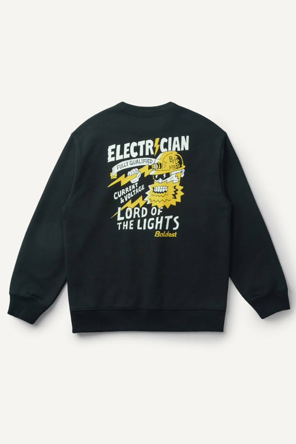 ONELIFE(원라이프) 직업군 그래픽 스웻셔츠는 캐주얼, 스트릿, 미니멀 스타일을 아우르는 공용 스웻셔츠입니다. 블랙 컬러에 봄, 가을, 겨울 모두 착용 가능한 두꺼운 두께감으로 제작되었습니다. 면과 폴리에스터 혼방 소재로 제작되어 부드러운 촉감을 선사하며, 컴포트 핏으로 편안한 착용감을 제공합니다. ONELIFE 콜라보레이션으로 탄생한 직업군 그래픽 디자인과 넥라인 삼각 인서트, 볼디스트 삼각 심볼이 특징입니다. 라운드넥과 긴소매 디자인으로 다양한 스타일 연출에 용이합니다.
