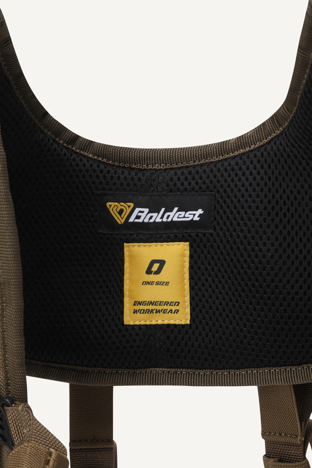 뉴 워크 E.D.C 서스펜더는 작업의 효율성을 높여주는 공구 수납 서스펜더입니다. 1050D 나일론 소재와 에어메쉬 안감으로 제작되어 통기성이 뛰어나며, 하중 분산 및 쿠셔닝 기능을 제공합니다. 브라운과 블랙 두 가지 색상으로 출시되었으며 웨빙, 벨크로, 심볼 와펜 등의 디자인 요소가 돋보입니다. 스트레치 웨빙, 다양한 수납공간, 툴벨트 호환 기능을 갖춰 워크웨어, 캐주얼, 미니멀 스타일을 즐겨 입는 분들께 적합합니다. 벨크로와 쌍올직 잠금 방식을 적용했으며, 웨빙고리, 벨크로 여밈걸이, 펜꽂이, 다용도걸이 등 실용적인 수납 기능을 제공합니다.
