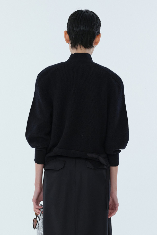 RE;CODE - 스웨터 - [RE;CODE 여성] Slit Woven Patch Knit Top