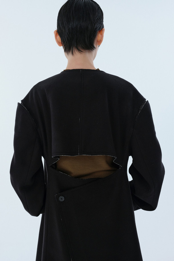 RE;CODE - 코트 - [RE;CODE 여성] Unbalanced Slit Shoulder Coat