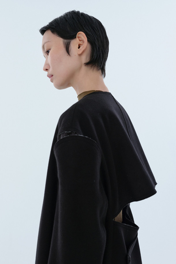 RE;CODE - 코트 - [RE;CODE 여성] Unbalanced Slit Shoulder Coat