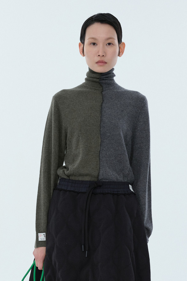 RE;CODE - 니트/가디건 - [RE;CODE 여성] Half Color Detail Knit Top