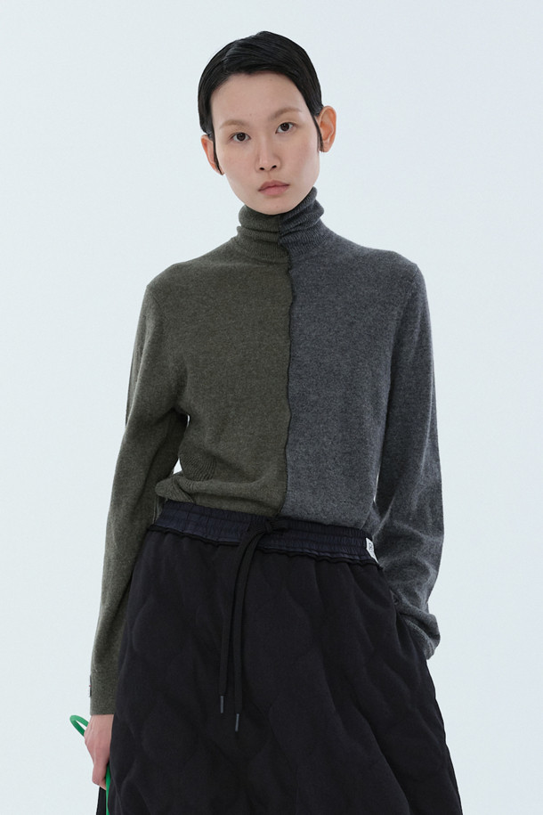 RE;CODE - 니트/가디건 - [RE;CODE 여성] Half Color Detail Knit Top