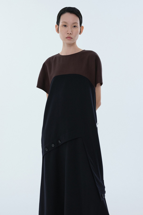 RE;CODE - 민소매 원피스 - [RE;CODE 여성] Draped Pants Detail Button Dress