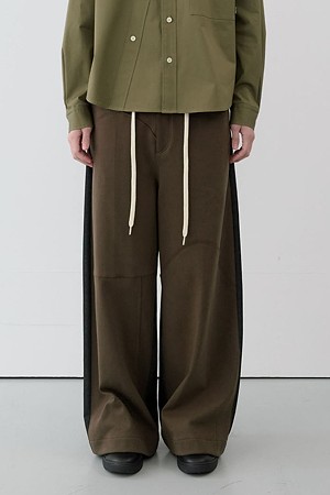 [RE;CODE 남성] Puzzle-Patched Wide Pants_KHAKI-a