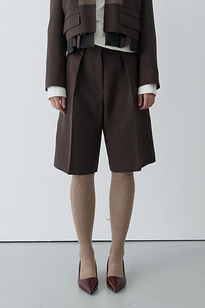 [RE;CODE 여성] Back Raw Edge Bermuda Shorts 