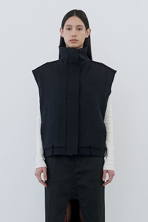 [RE;CODE 여성] Tailored Pocket Padded Vest_NAVY-a