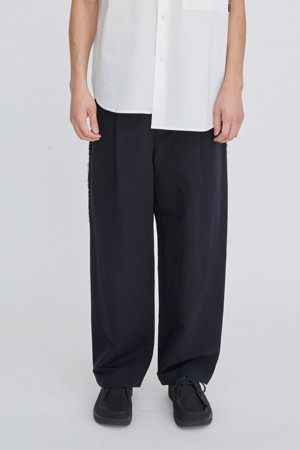 [RE;CODE 남성] Raw-Edged Linen Pants_NAVY-a