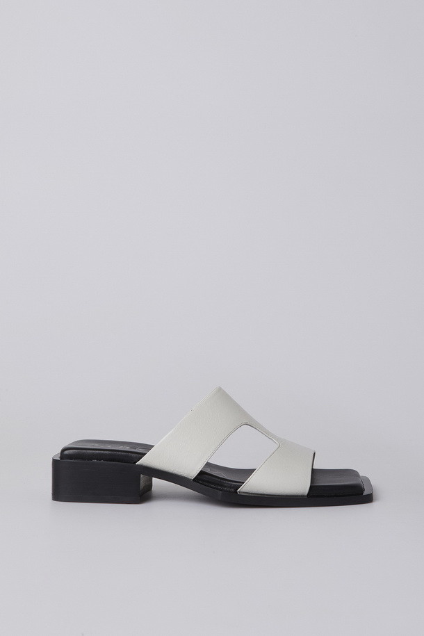 SUECOMMA BONNIE - 샌들/뮬 - [셀럽착용]Square toe sandal(white)